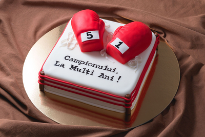 Tort in forma de ring