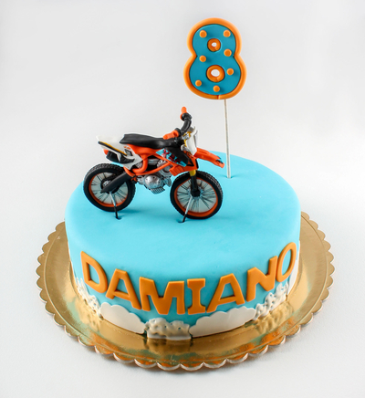 Tort cu motocicletă